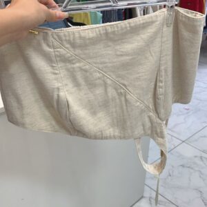 Cropped Ombro Só Detalhe Dourado